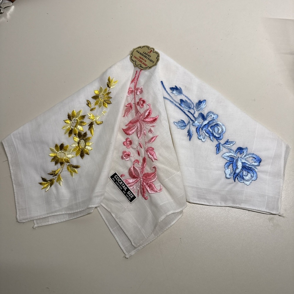 VNTG Floral Embroidered 3 Ladies Handkerchief Switzerland Cotton Cocktail Size